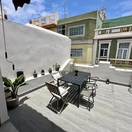 Modern Town House Near With Sunny Terrace Holiday home *