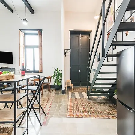 Semesterbostad Modern Town House Near With Sunny Terrace *