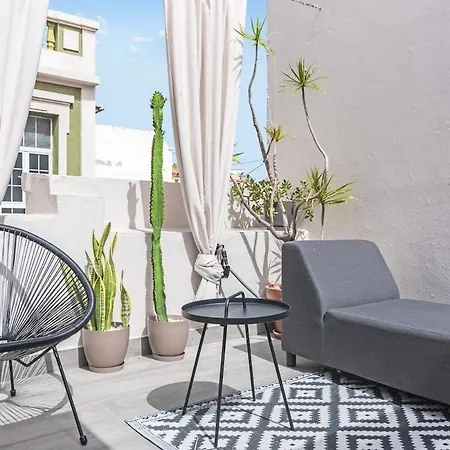 Modern Town House Near With Sunny Terrace *