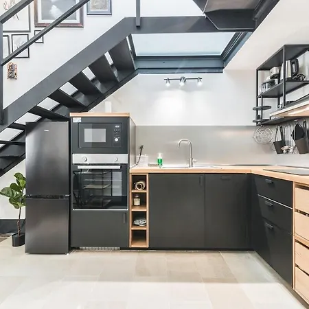 Modern Town House Near With Sunny Terrace Holiday home *