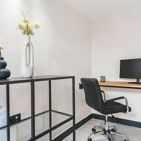 Modern Town House Near With Sunny Terrace *